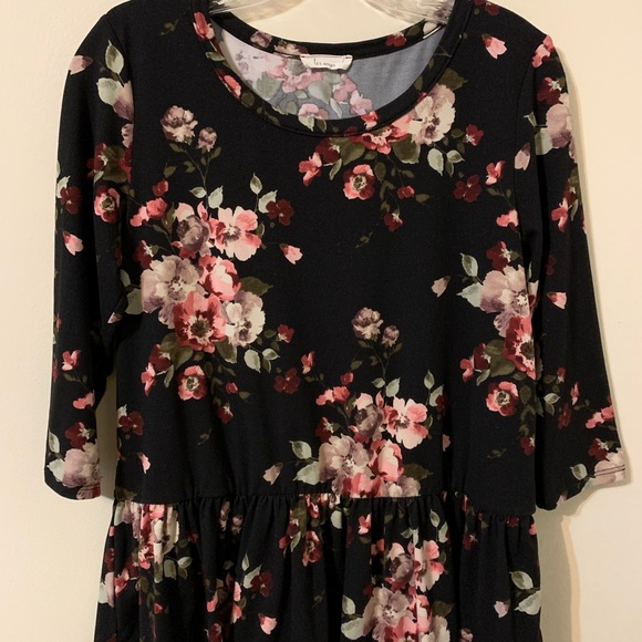 Floral Top by LES AMIS size Small - Picture 2 of 13